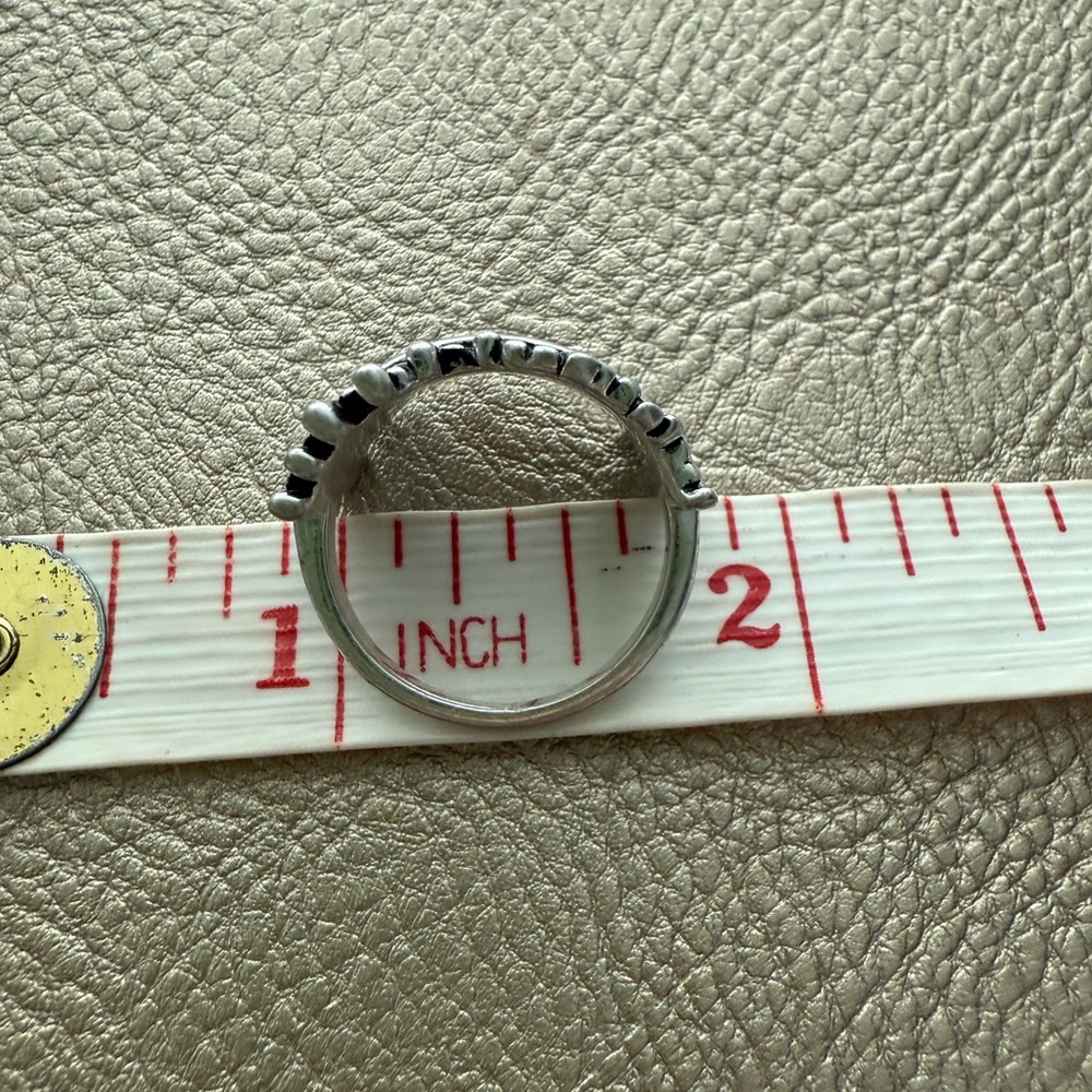 Elegant Silver Band Ring - Picture 6 of 7